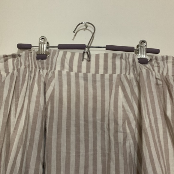 Torrid linen button front a line midi skirt with pockets neutral tan and white - Picture 7 of 8